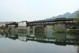 婺源江南水乡廊桥倒影美景