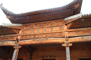 婺源中式古建筑木雕精美屋檐