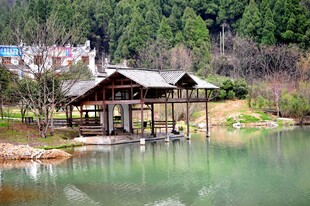 婺源湖畔木屋 自然静谧之景