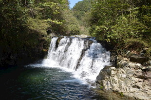 婺源山间瀑布美景