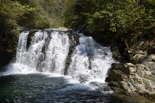 婺源山间瀑布美景