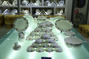 婺源精美瓷器陈列展示