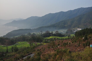 婺源山间田园美景