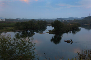 婺源湖畔黄昏美景
