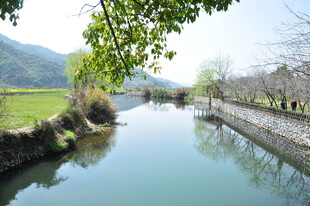 婺源乡村河畔美景