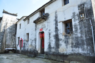 婺源古老斑驳的传统民居