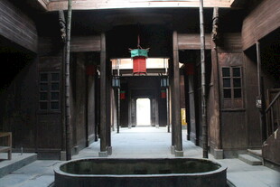 婺源古旧厅堂内景