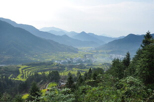 婺源山间绿野风光 景色宜人