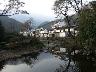 婺源乡村河畔美景