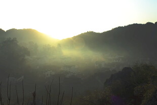 婺源山间晨曦美景