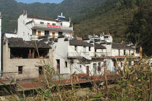 婺源徽派古村落依山傍水景致