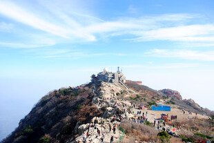 泰山山顶风光