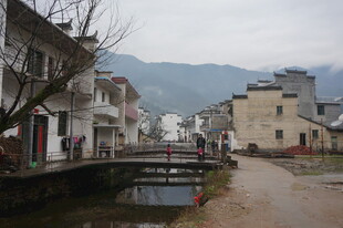 婺源江南水乡古朴村落景象
