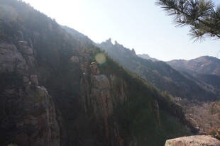 壮丽山景 阳光洒落山林