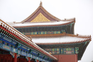 雪后故宫古建筑一角