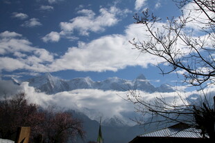 雪山云海美景