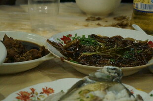 美味中式菜肴摆桌展示