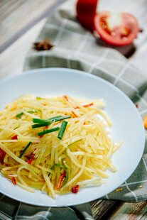 美味爽口的凉拌土豆丝