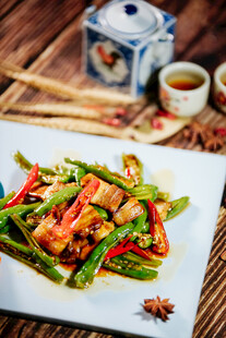 美味尖椒炒虾仁