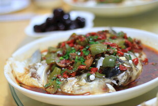 剁椒鱼头美食特写