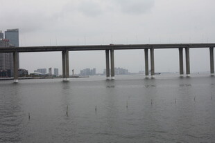 水上高架桥景观