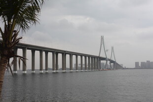 跨海大桥横跨海面风景