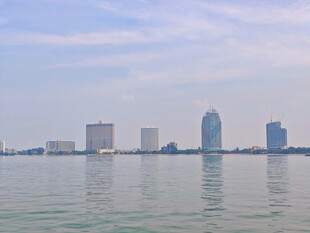 城市滨水天际线景观