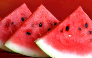 新鲜切块西瓜诱人呈现