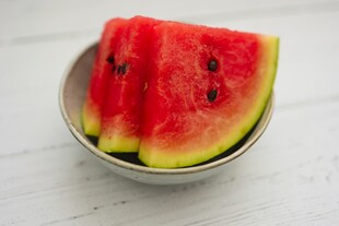 碗中鲜切西瓜块