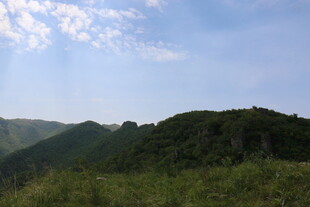 青山蓝天美景