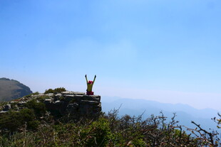 山顶欢呼者