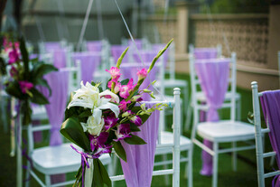 浪漫紫色系婚礼布置场景