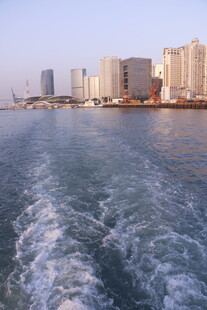 乘船赏城市滨水风光