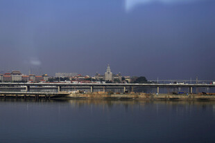 海滨城市美丽天际线
