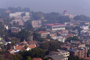 俯瞰多彩城市建筑景观