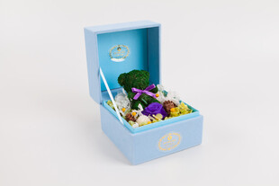 工艺品蓝色礼盒装多彩鲜花