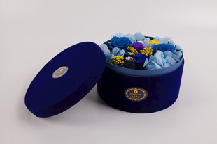 工艺品蓝色礼盒装多彩物品