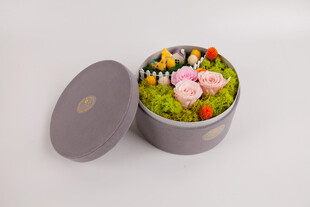 工艺品可爱小猪鲜花礼盒