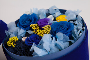 工艺品蓝色梦幻花束 色彩缤纷