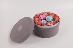 工艺品圆筒礼盒装多彩鲜花