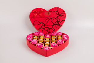 工艺品心形礼盒装多彩巧克力