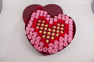 工艺品心形礼盒装满缤纷糖果