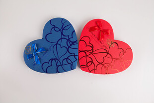 红蓝爱心拼图