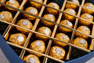 工艺品精美盒装费列罗巧克力