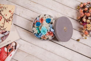 工艺品多彩香薰蜡烛与装饰摆件