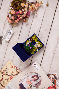 工艺品精致首饰盒与周边装饰