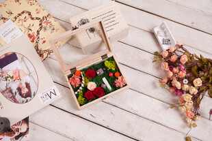 工艺品精致手工艺品与鲜花组合