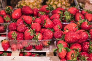 新鲜诱人的草莓