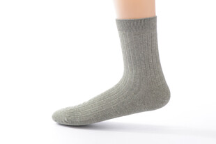 浅灰色女士单只时尚短袜