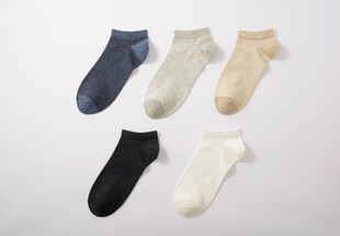 多样色彩短袜展示